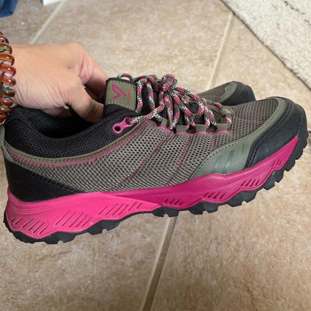 Vionic Women's McKinley Low Top Hiking Shoes size 7 - Picture 9 of 11